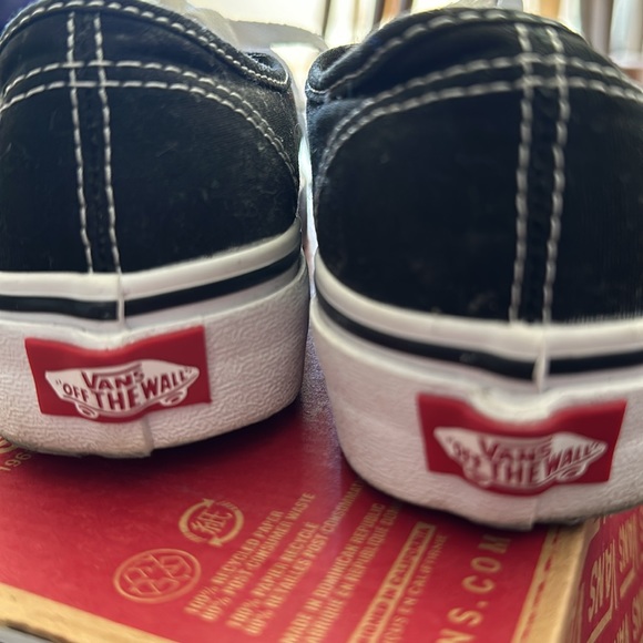 Vans - Picture 2 of 5